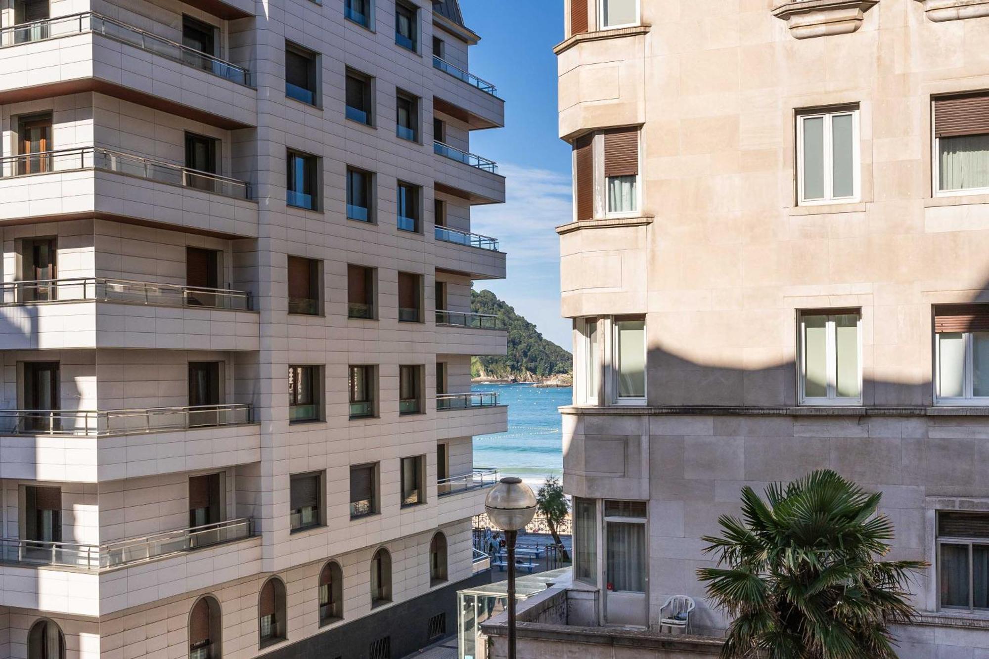 Limehome San Sebastian Zubieta Kalea Bagian luar foto