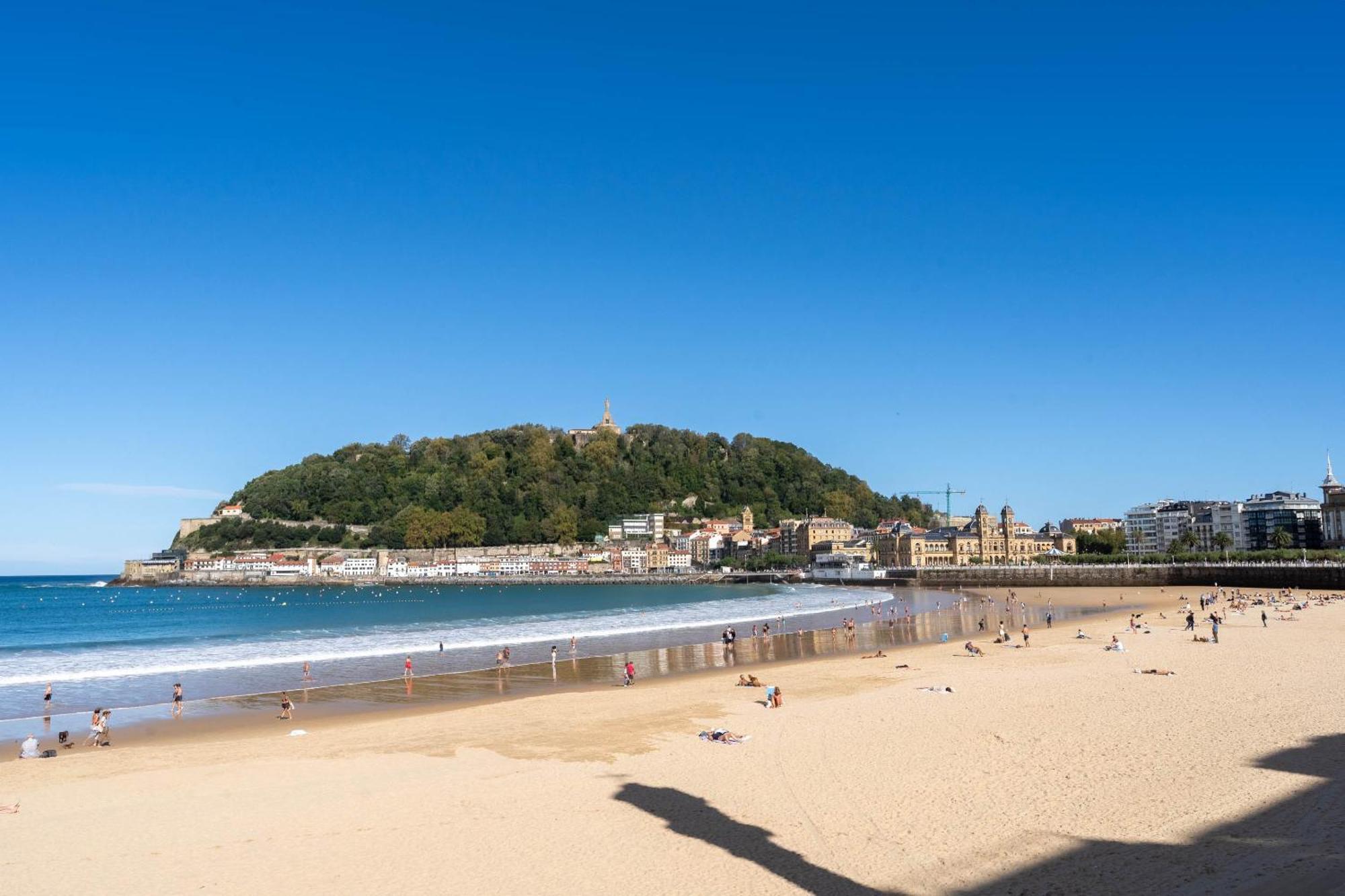 Limehome San Sebastian Zubieta Kalea Bagian luar foto
